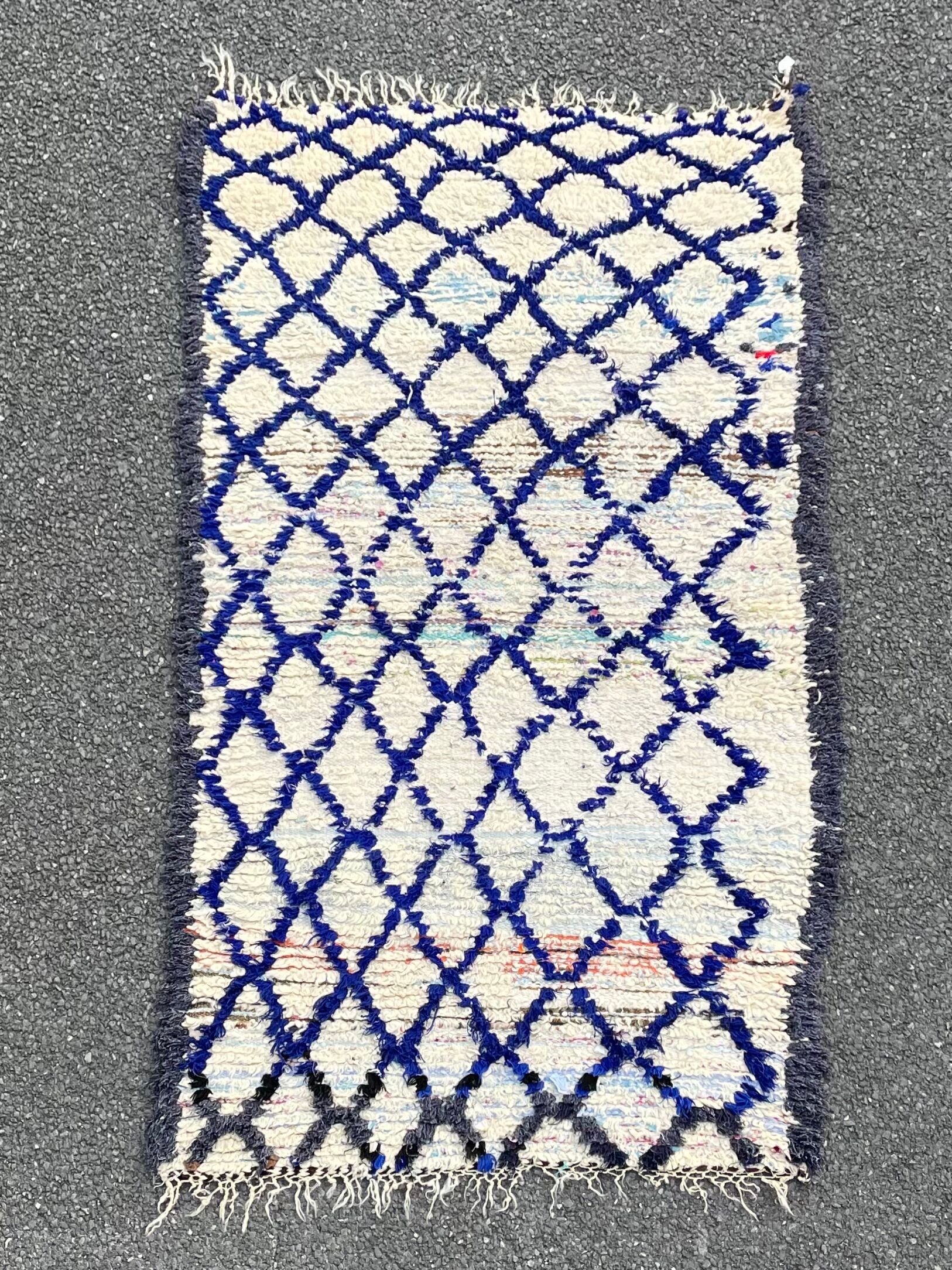 Berber carpet Beni Ouarain vintage 110x190