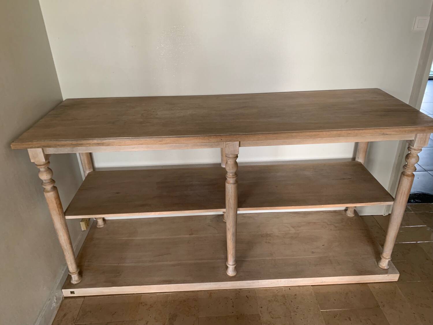 Interiors draper table