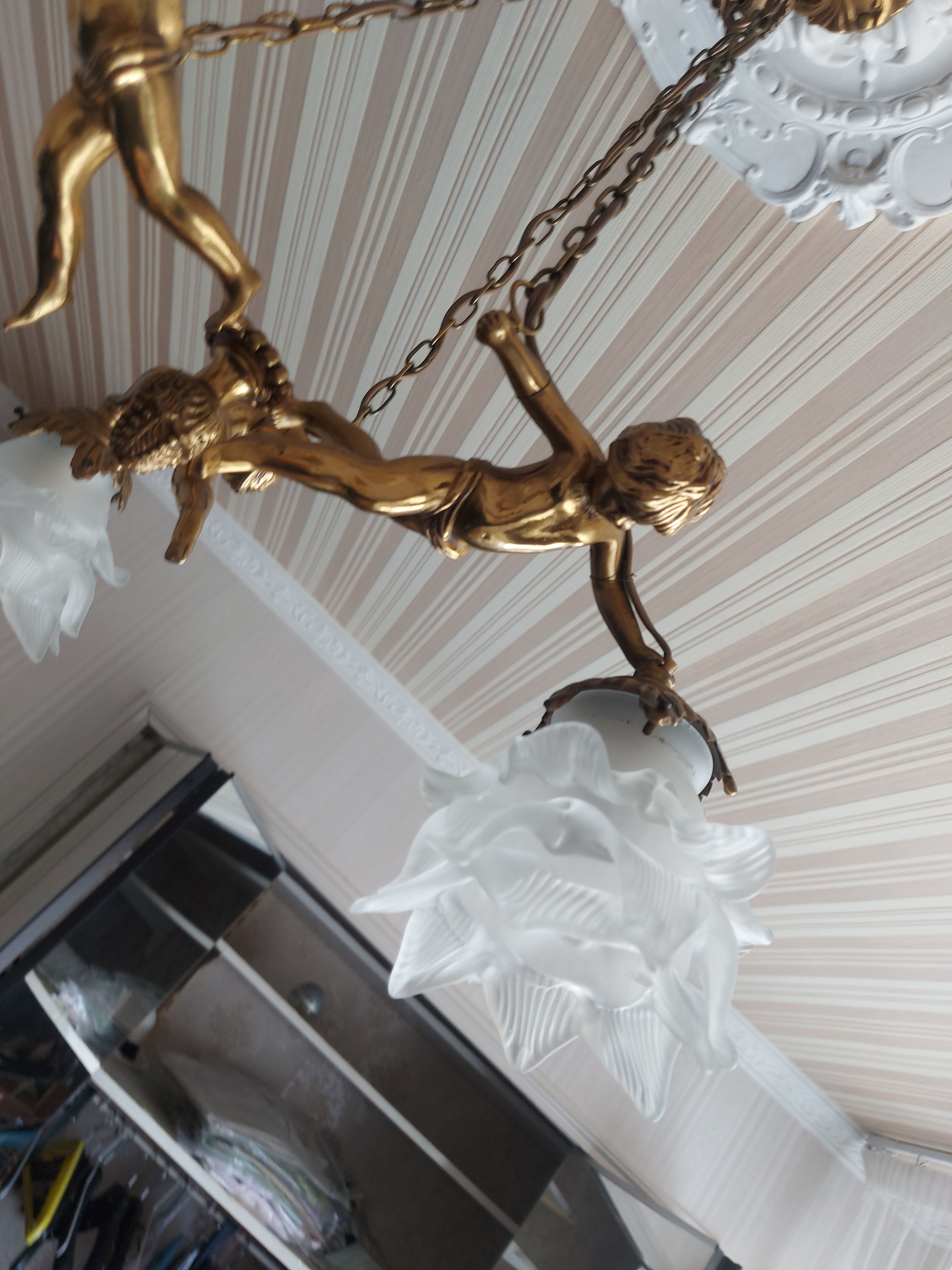 Bronze chandelier cherubs 3 fires , cherubs ( putti )