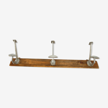 Former 3-cotton- and wood-made wall coat holder