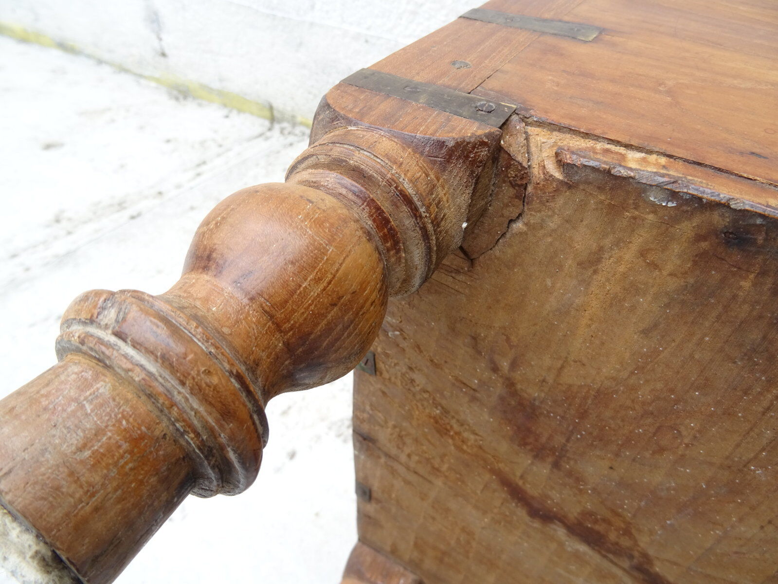 Naval officer chest in camphor