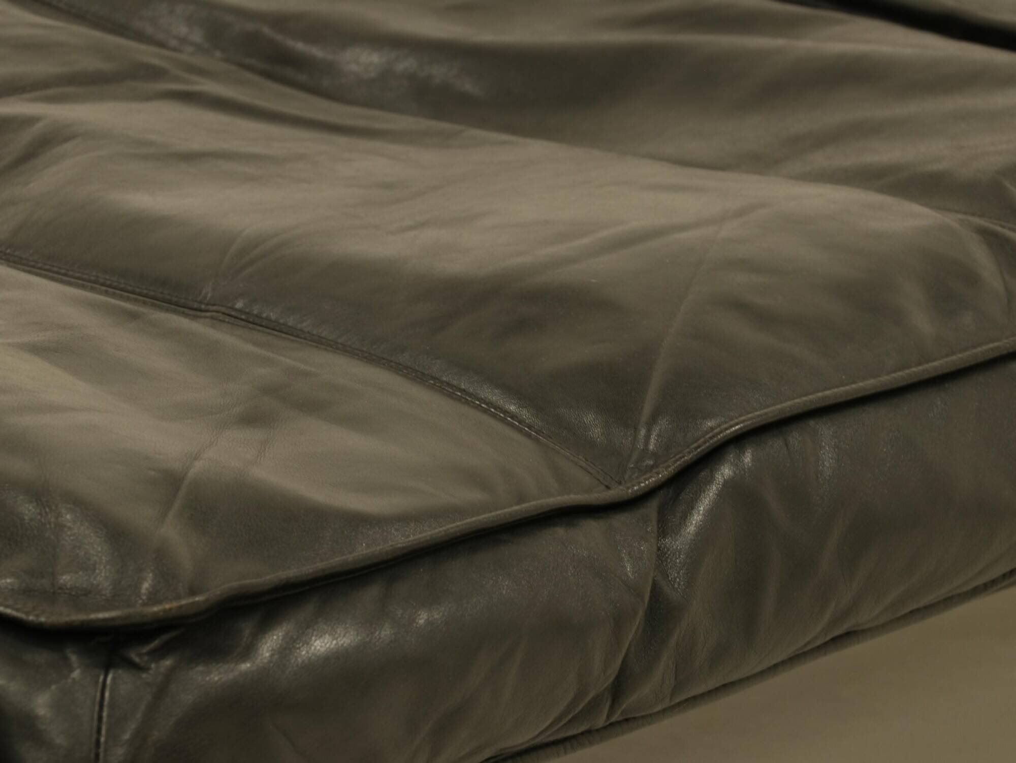 Daybed by Zanotta in black leather