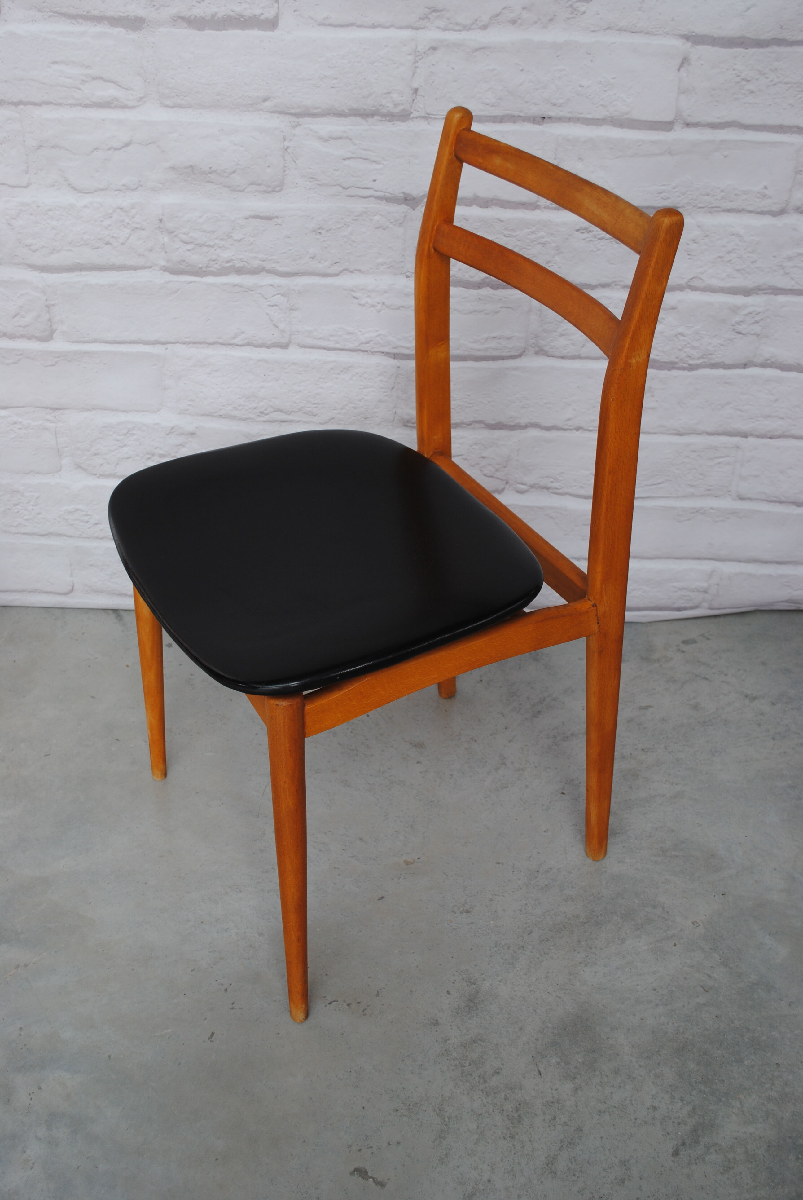 Pair of chairs sacandinave style 1970
