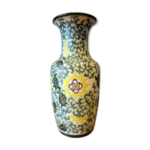Vase floral en reliëf