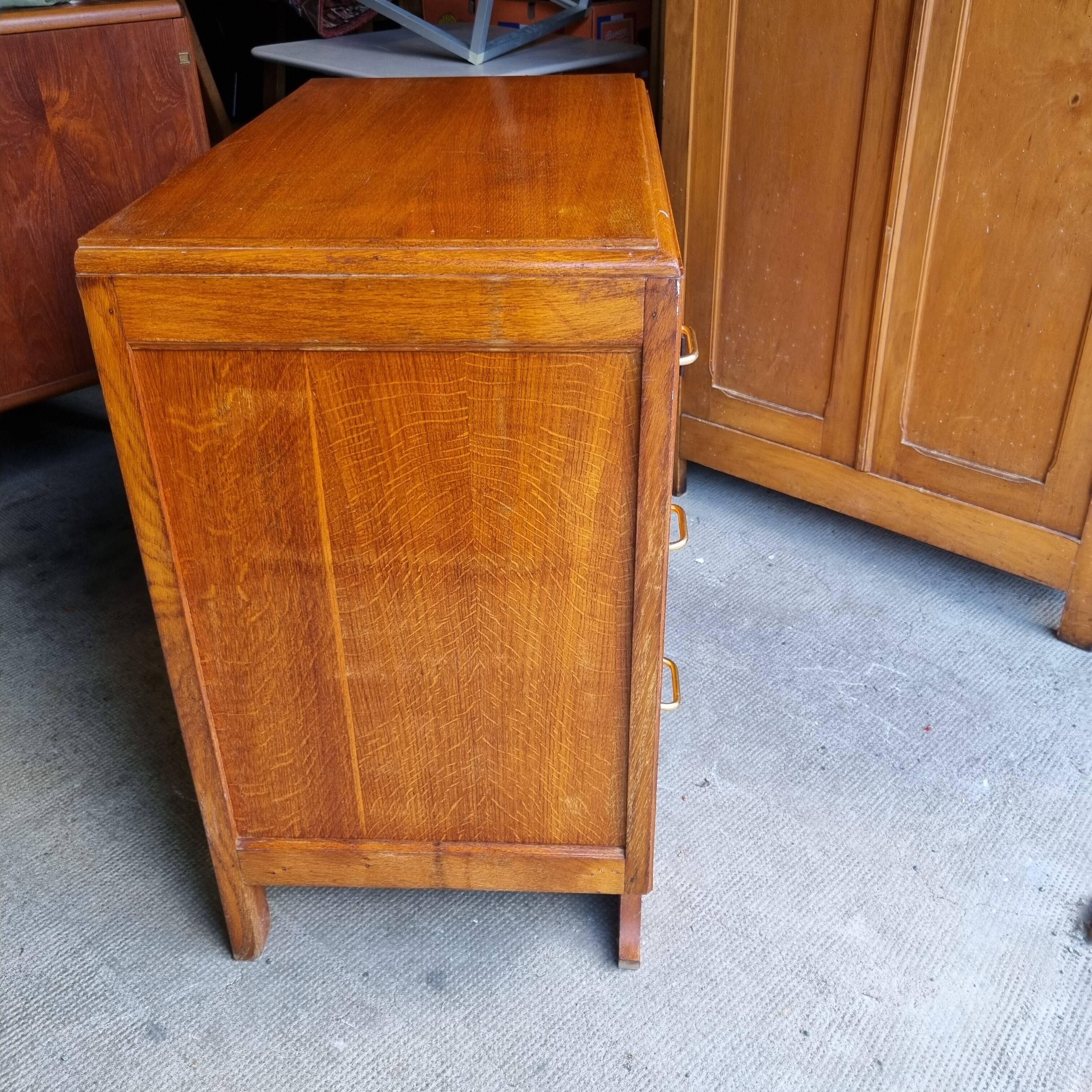 Compact art deco chest of drawers