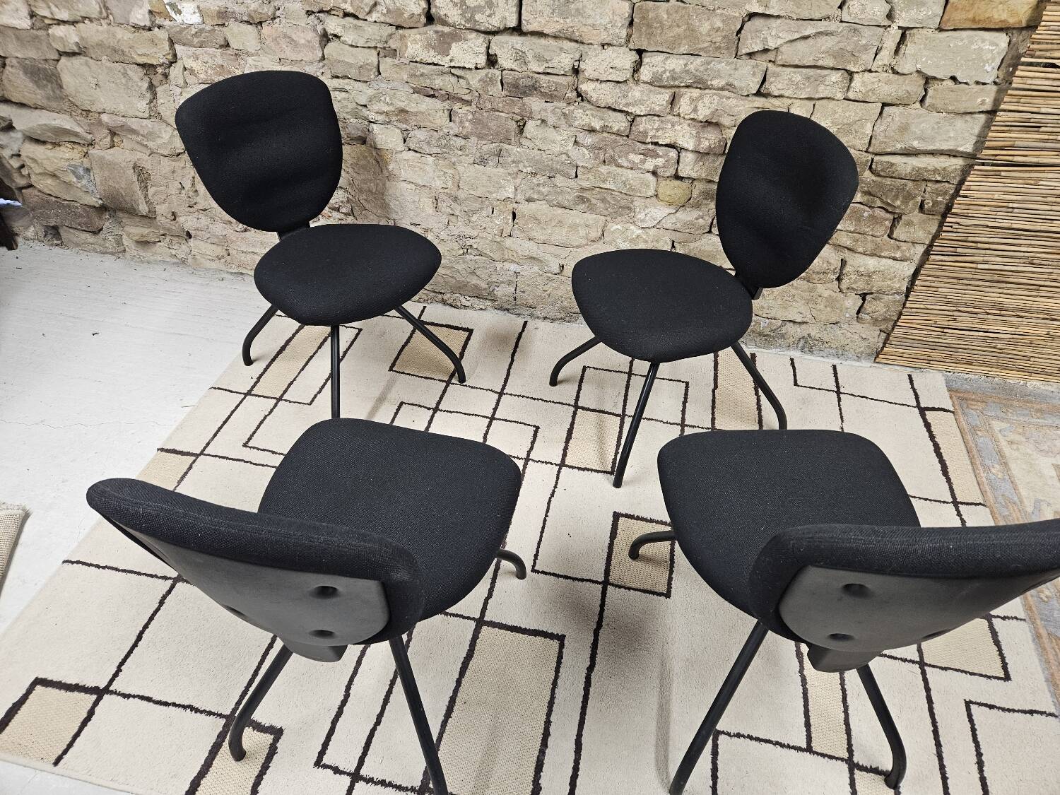 Set of 4 vintage design ergonomic chairs