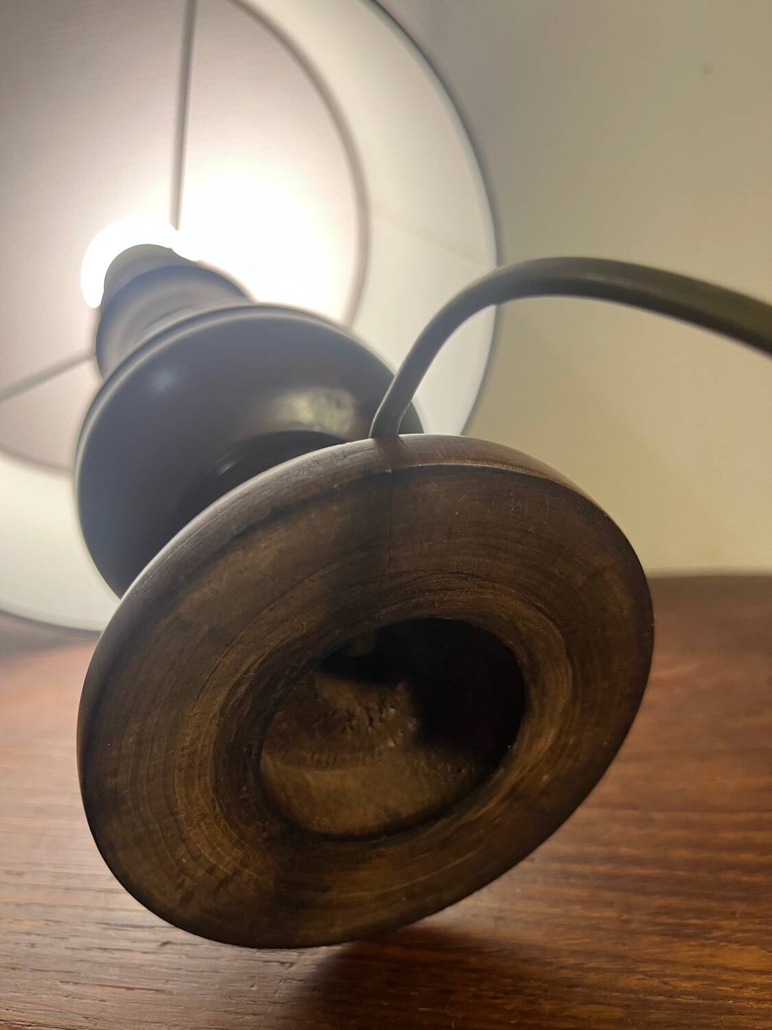 Lampe à poser bois massif avec abat jour année 80