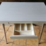 Formica table with extensions