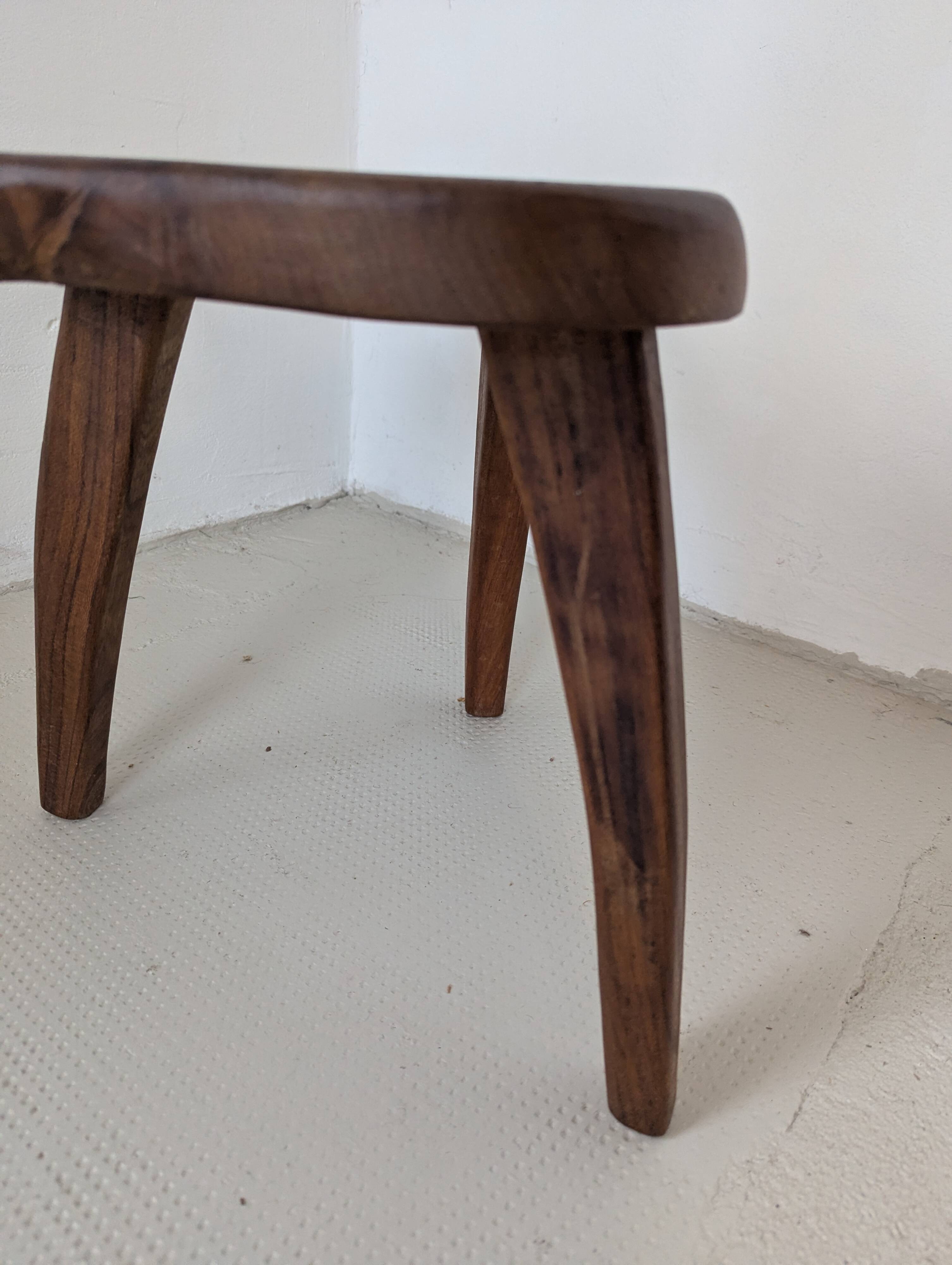 Tabouret bas en bois massif, Henri Bataille
