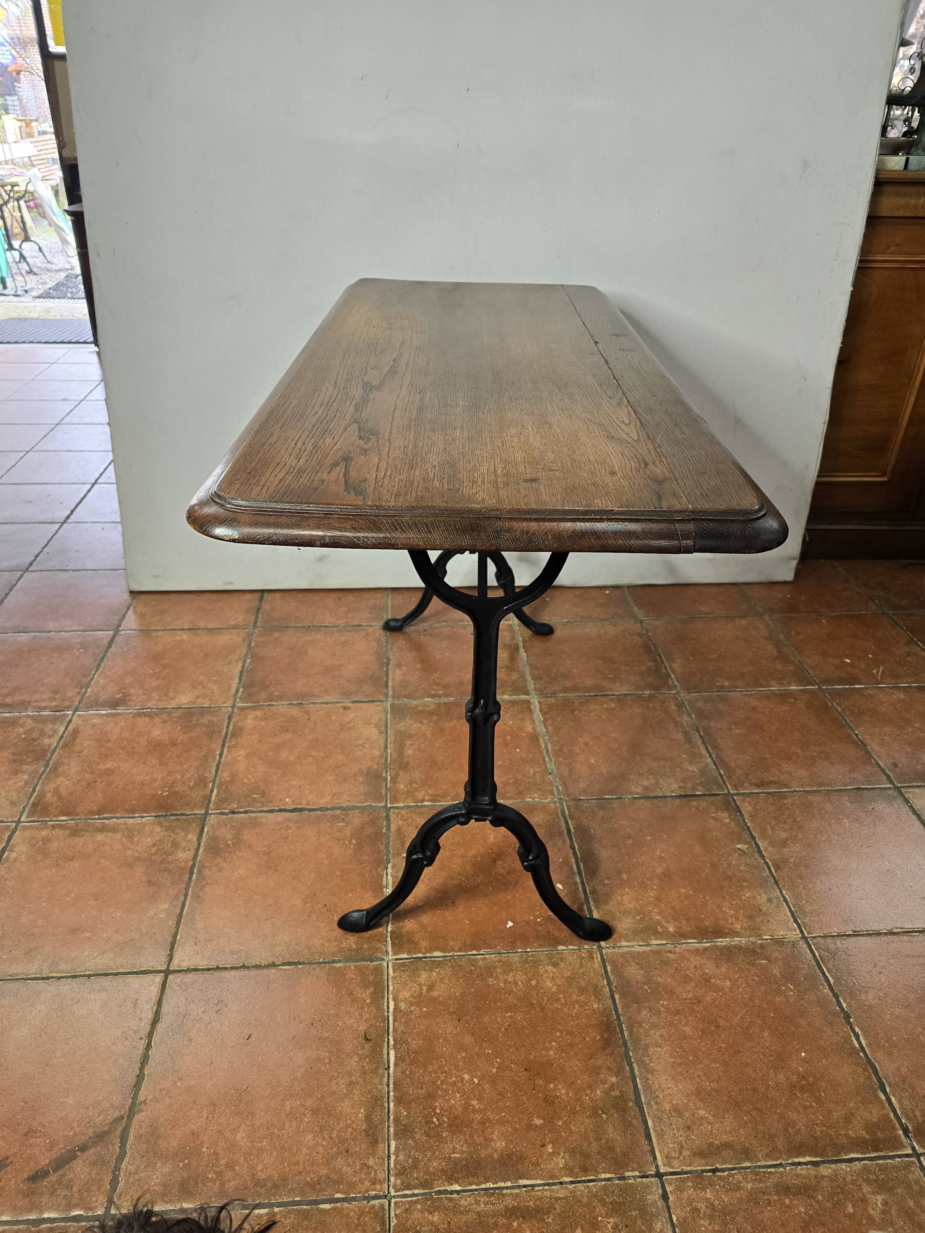 Old oak bistro table, 125cm long.