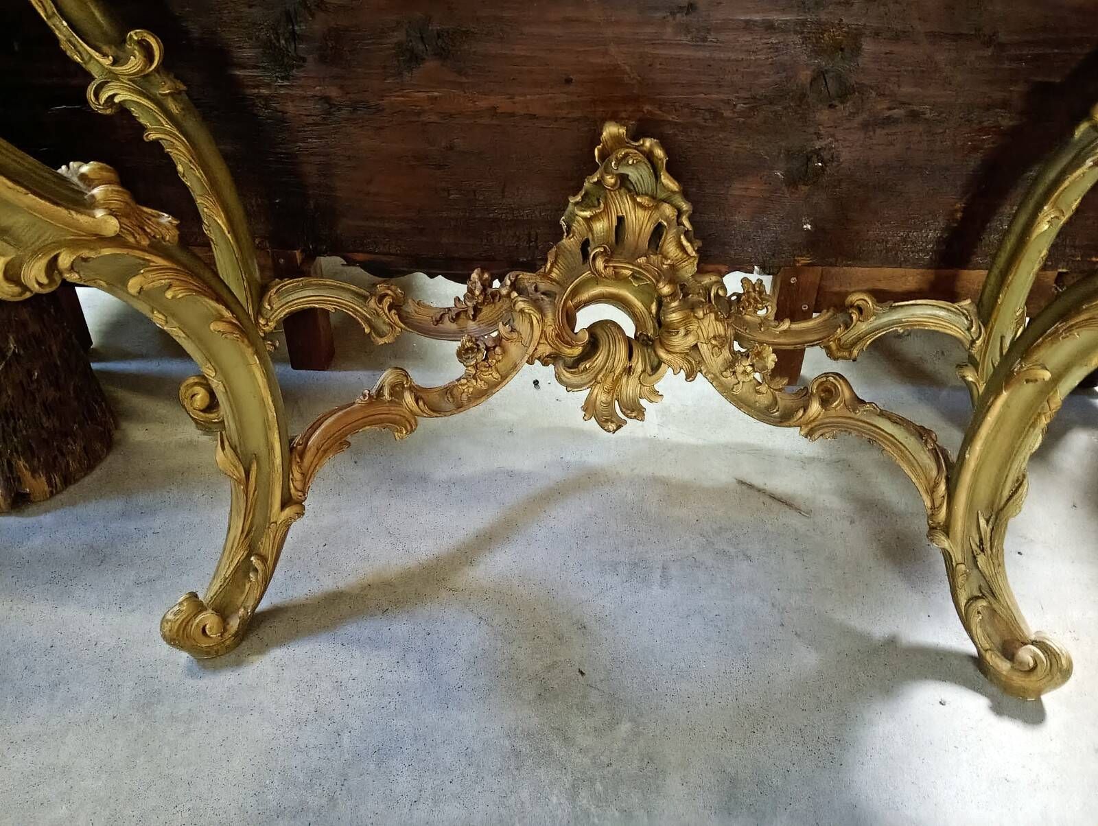 Venetian console in Louis XV style – Carved, lacquered, and gilded wood