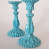 Paire de flambeaux en opaline bleue