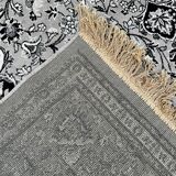 Oriental style rug 190cm x 140cm