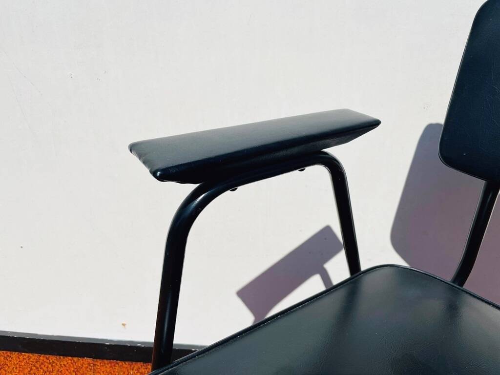 Chair 'M' by Pierre Guariche for Meurop. Vintage 60s.