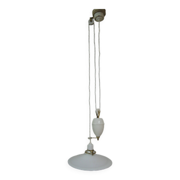 Suspension opaline monte-et-baisse