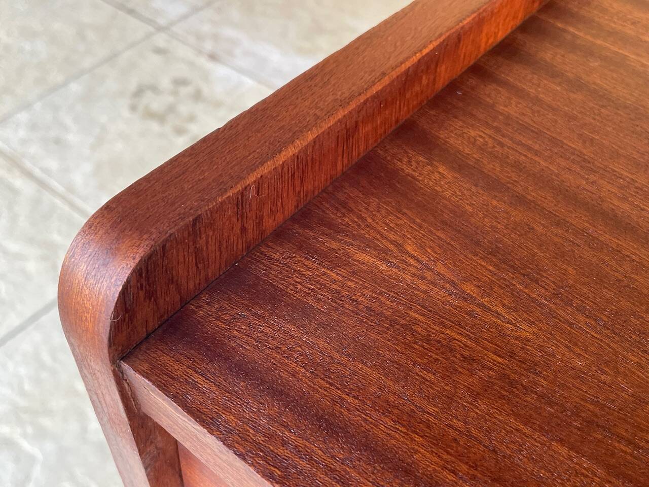 Vintage chest of drawers with 4 drawers, splayed legs circa 1960s