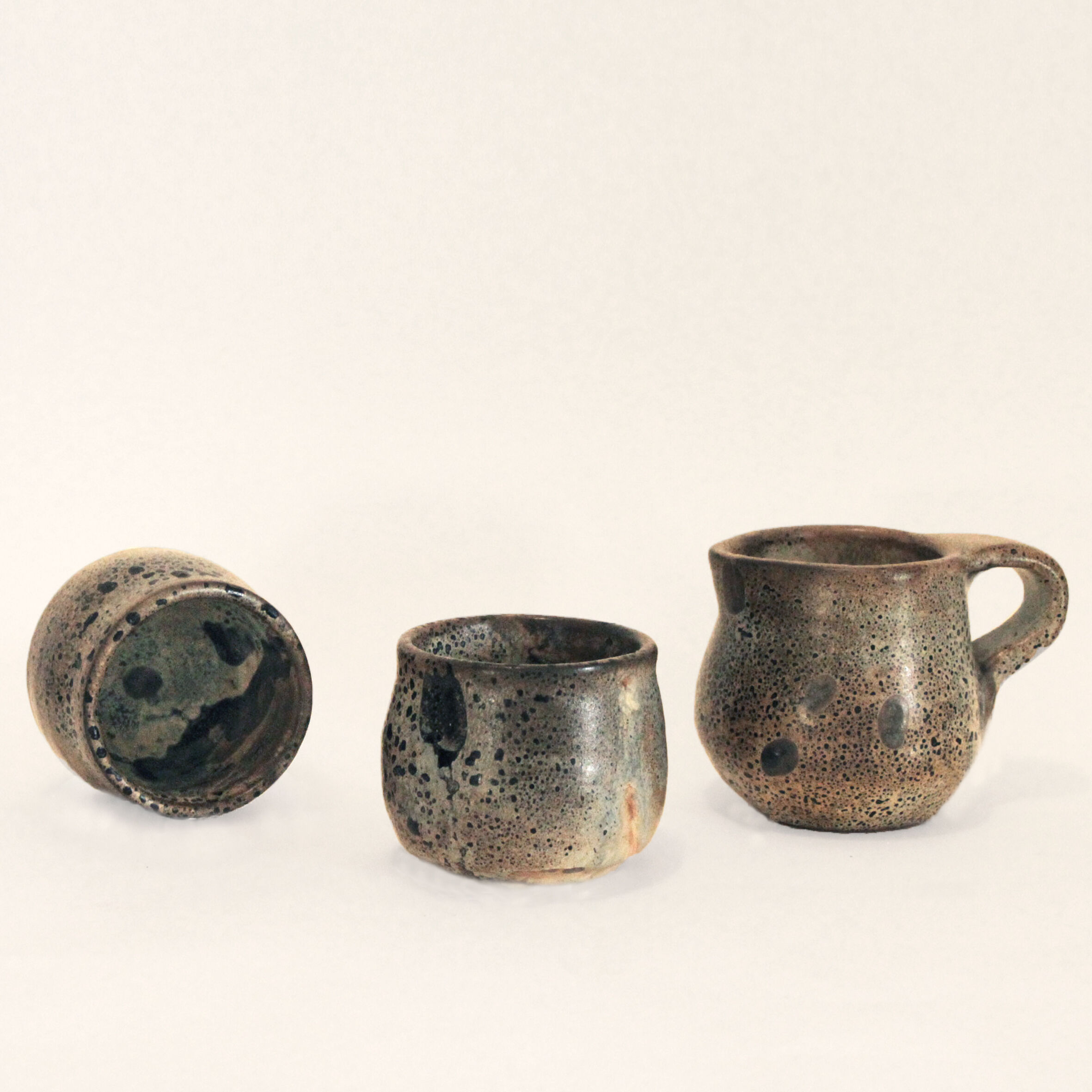 Set 2 cups & 1 pot in stoneware