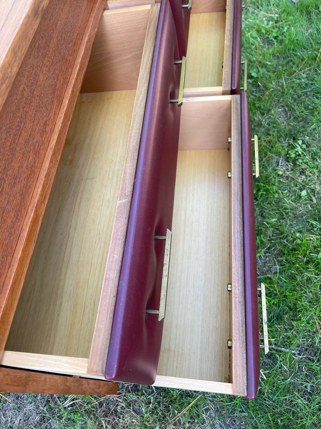 Commode coiffeuse modèle "ingrid" produit par Mondial literie.