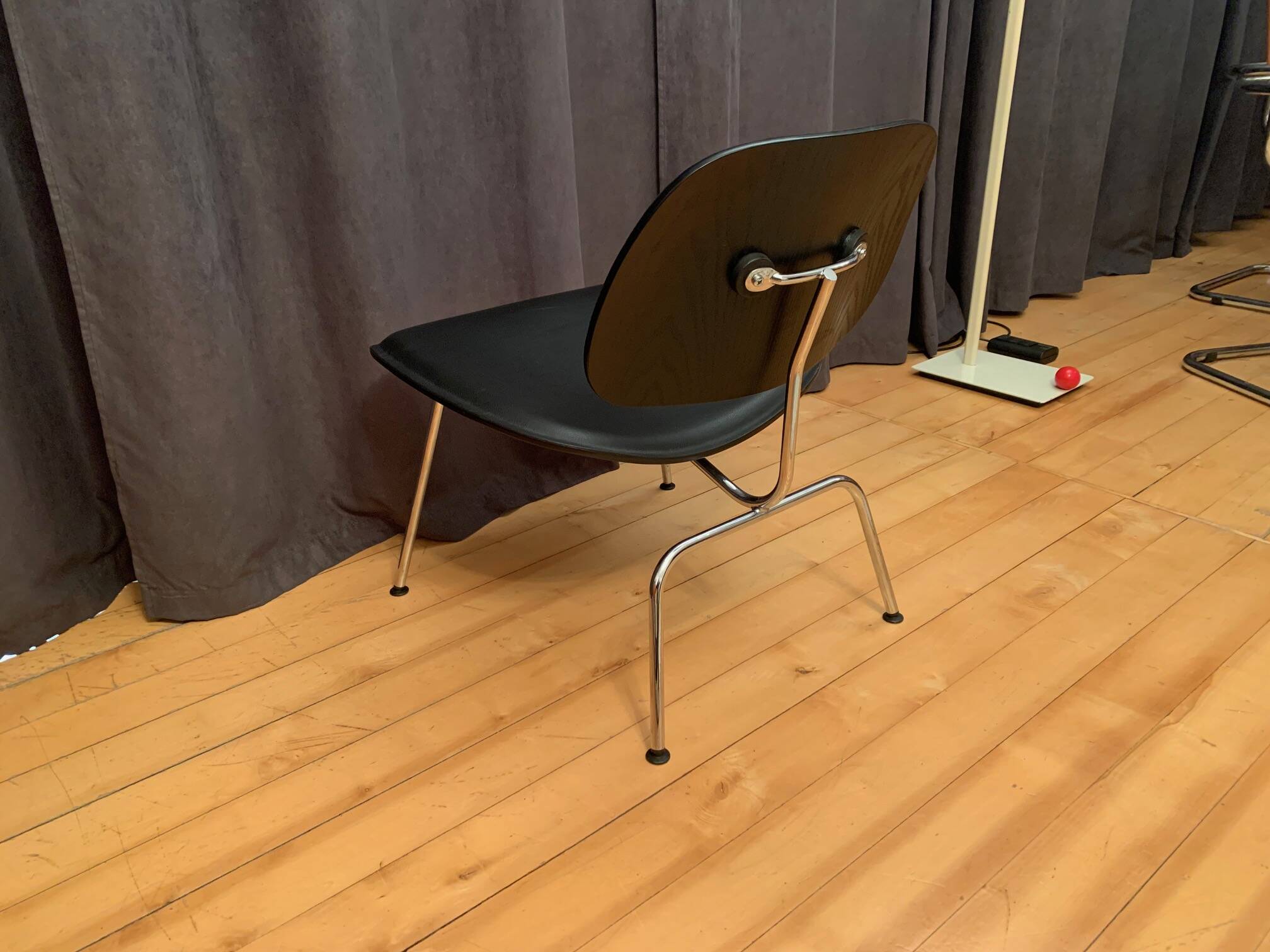 Leather armchair LCM designed by Charles & Ray Eames, Vitra