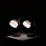 Lampes de chevet vintage milieu du siècle, lampes de table en verre opale et laiton.