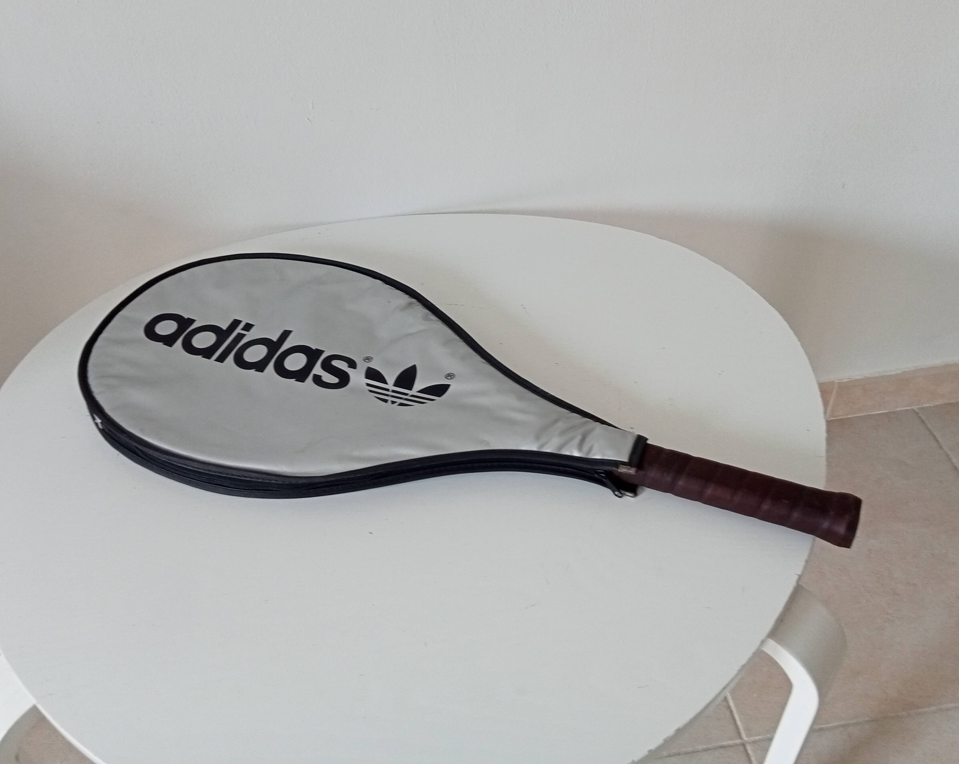 Vintage adidas Ouragan junior racket