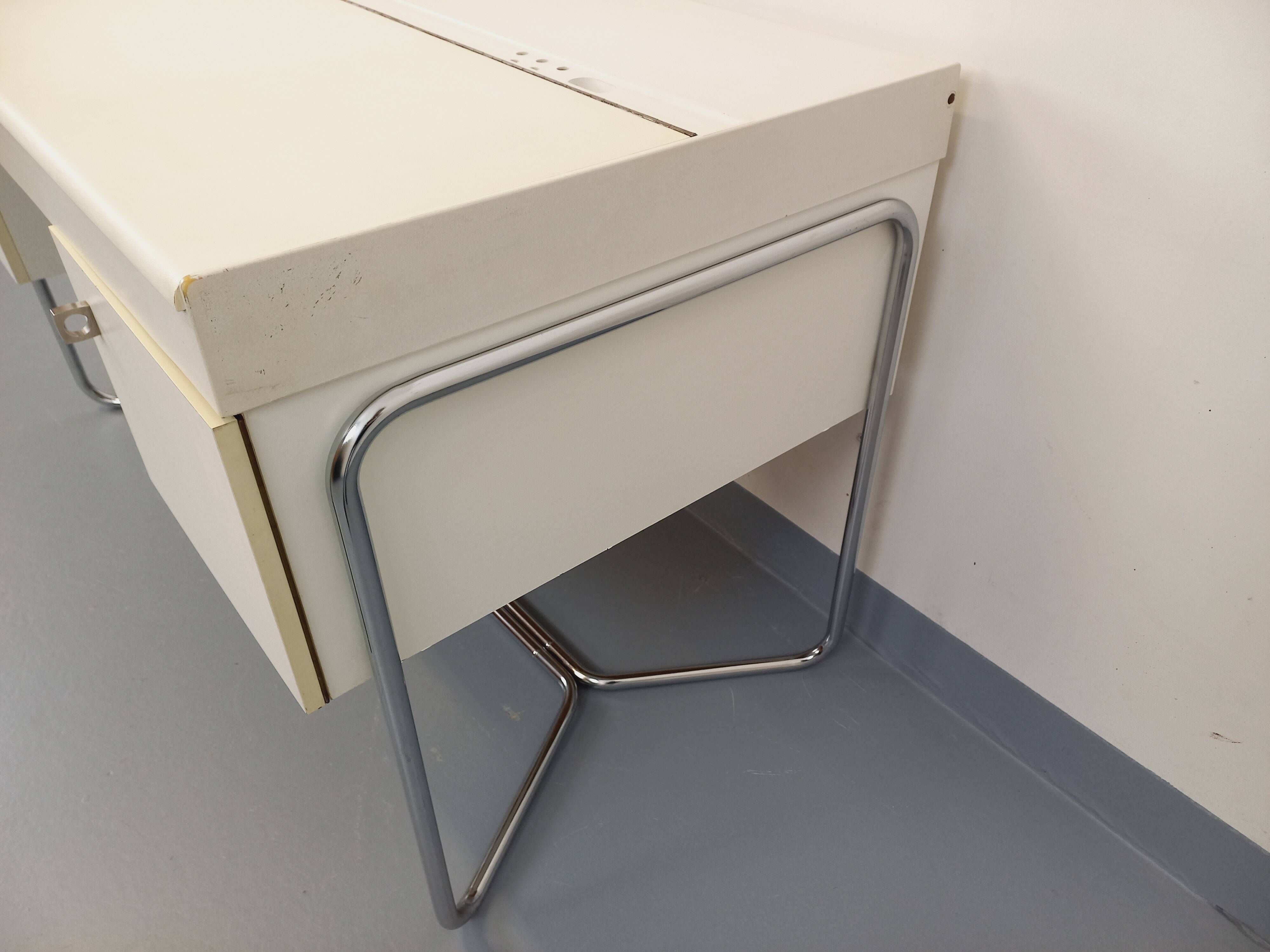 Vintage Bauhaus style desk in melamine and chrome metal from the 1970s.