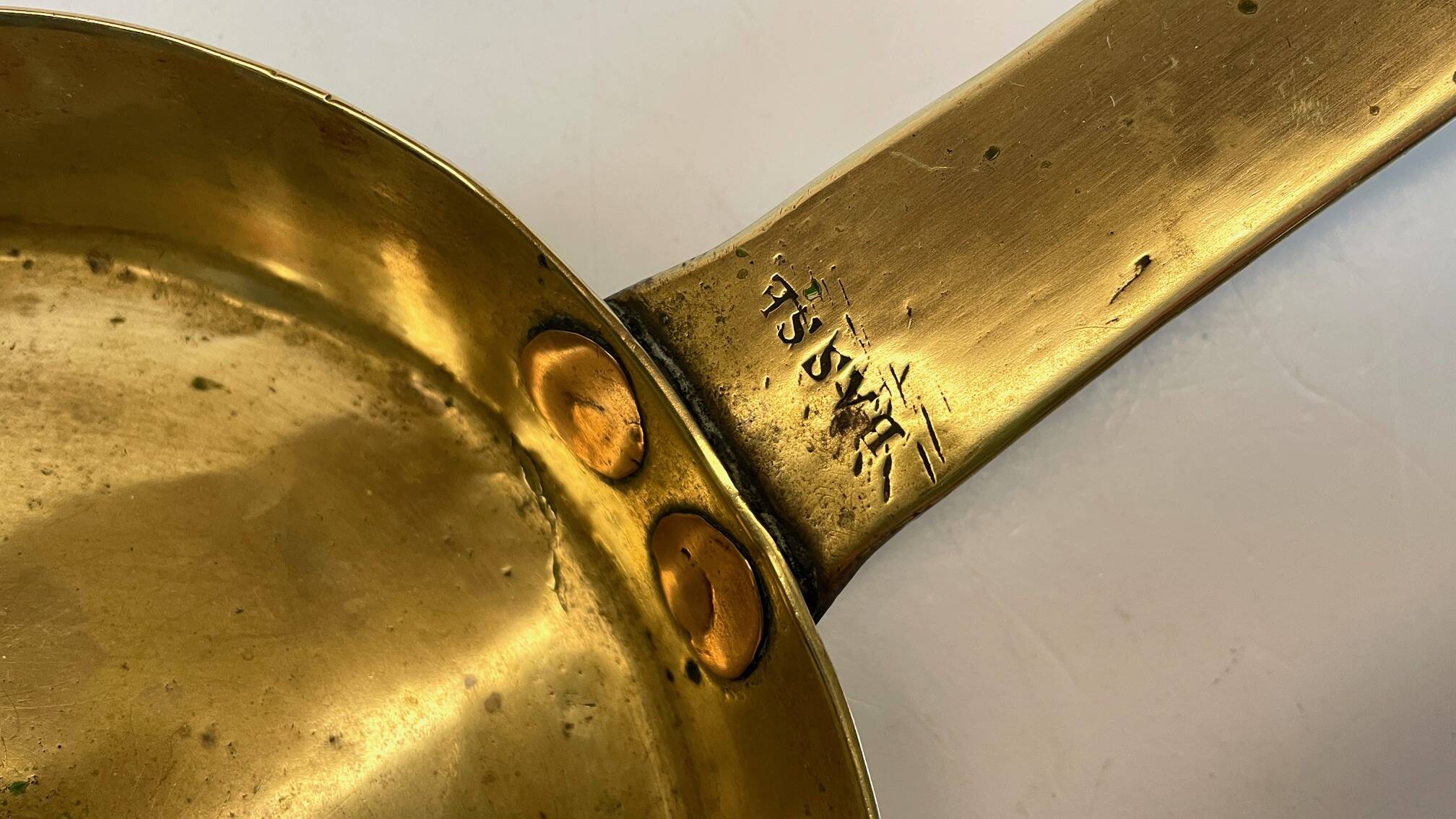 LOW HAND BRASS CANDLESTICK ANTIQUE