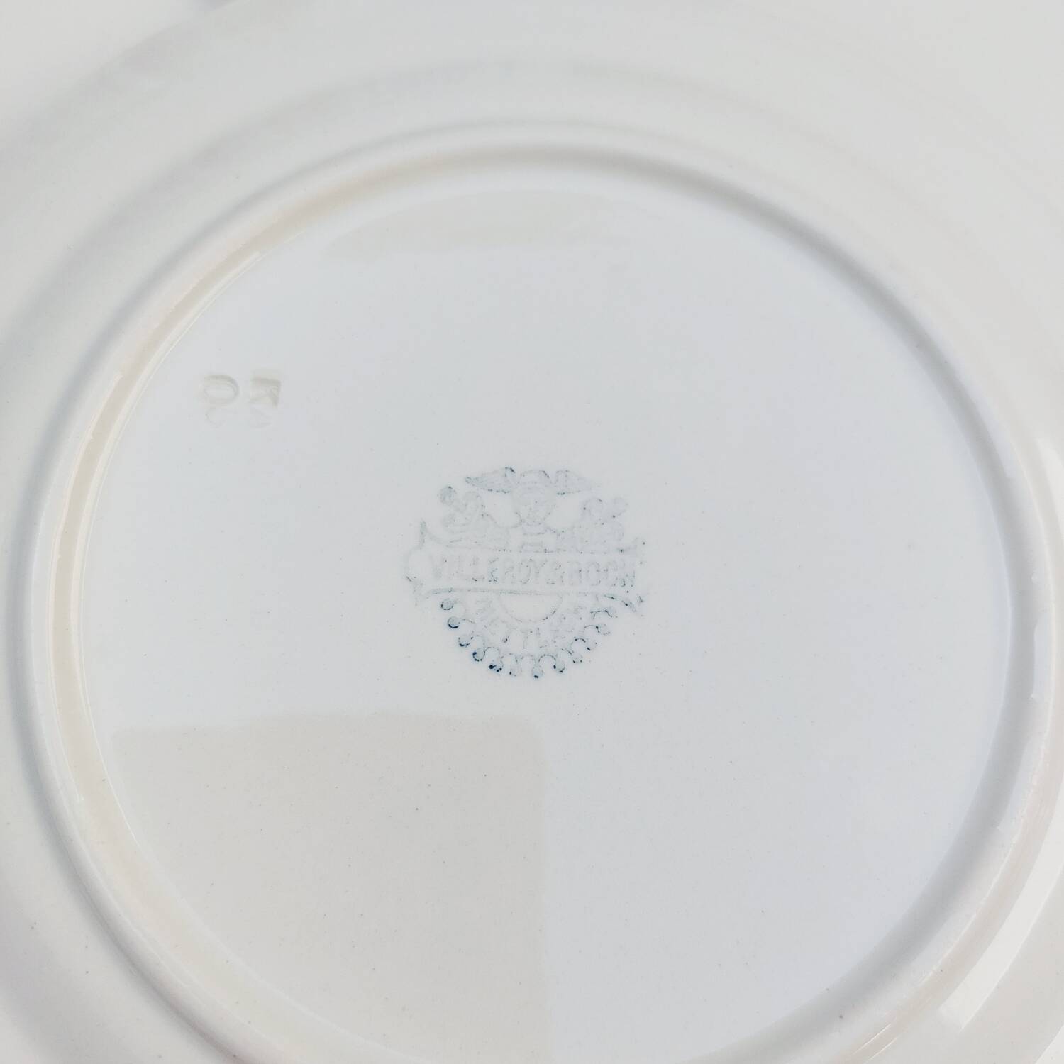 Villeroy & Boch Scalloped Brown Dessert Plates