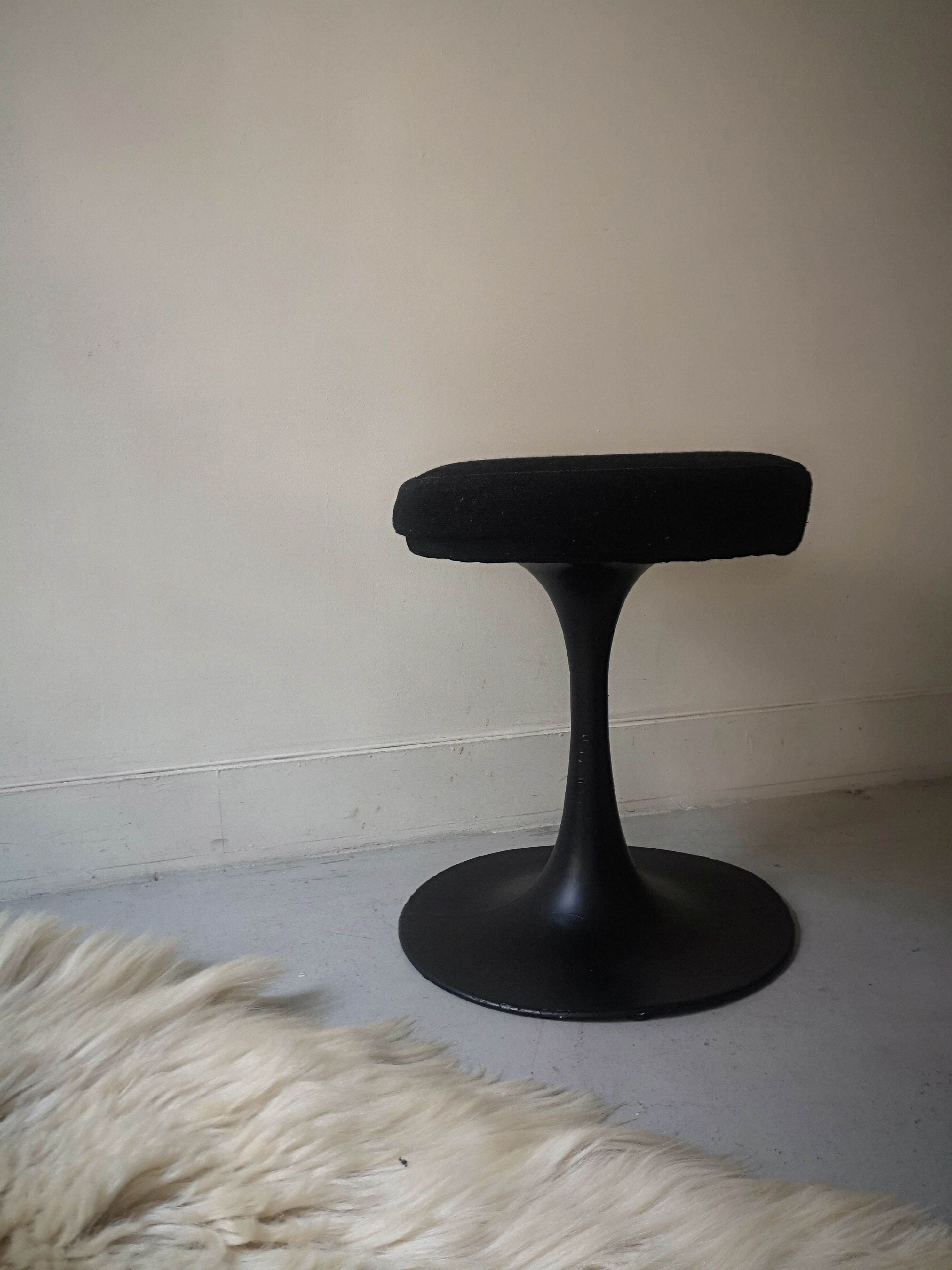 Black tulip stool cre rossi, design 1970
