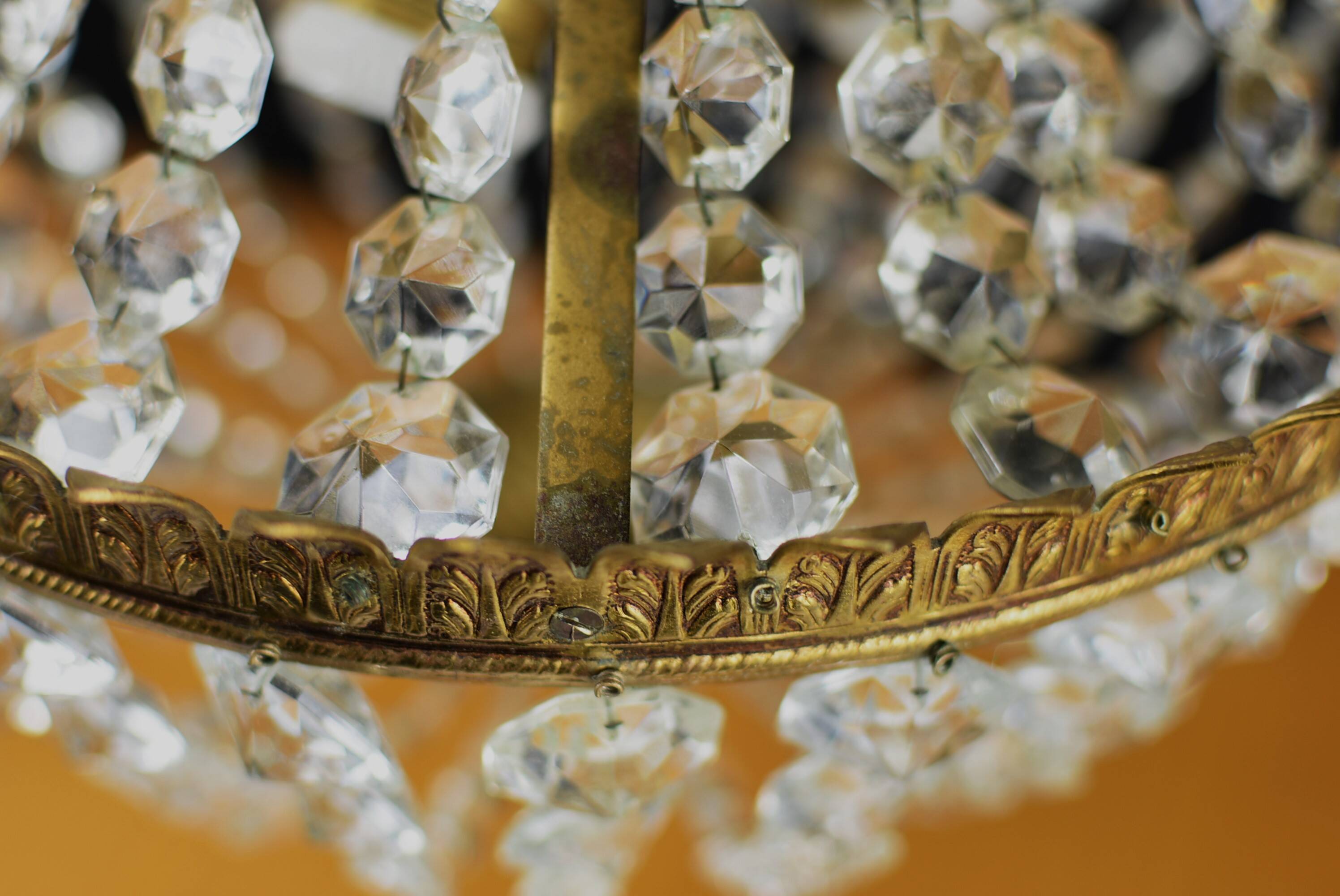 Hot air balloon suspension, tassels