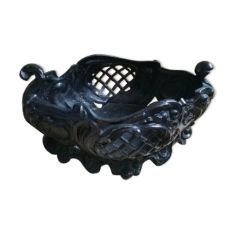 Former cast iron planter