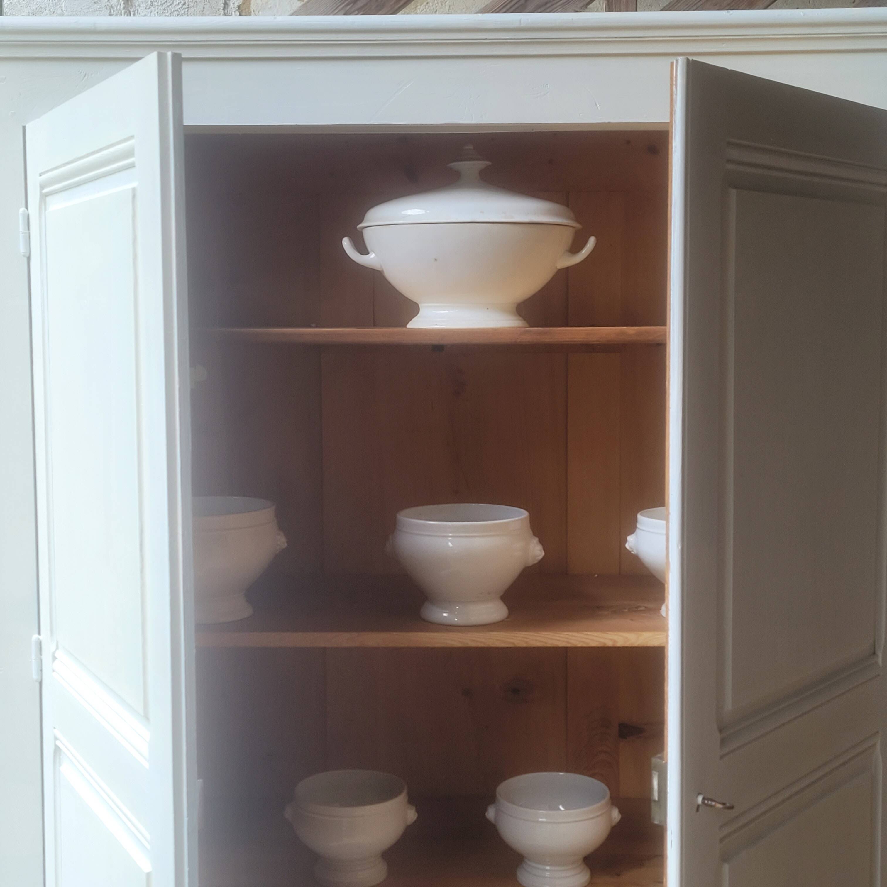 Buffet cabinet