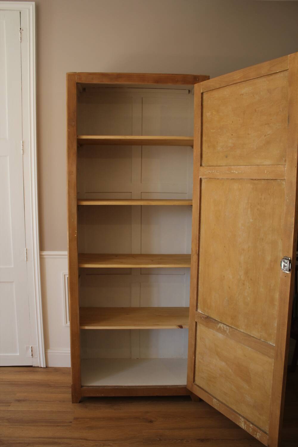 Bonnetière, Parisian wardrobe