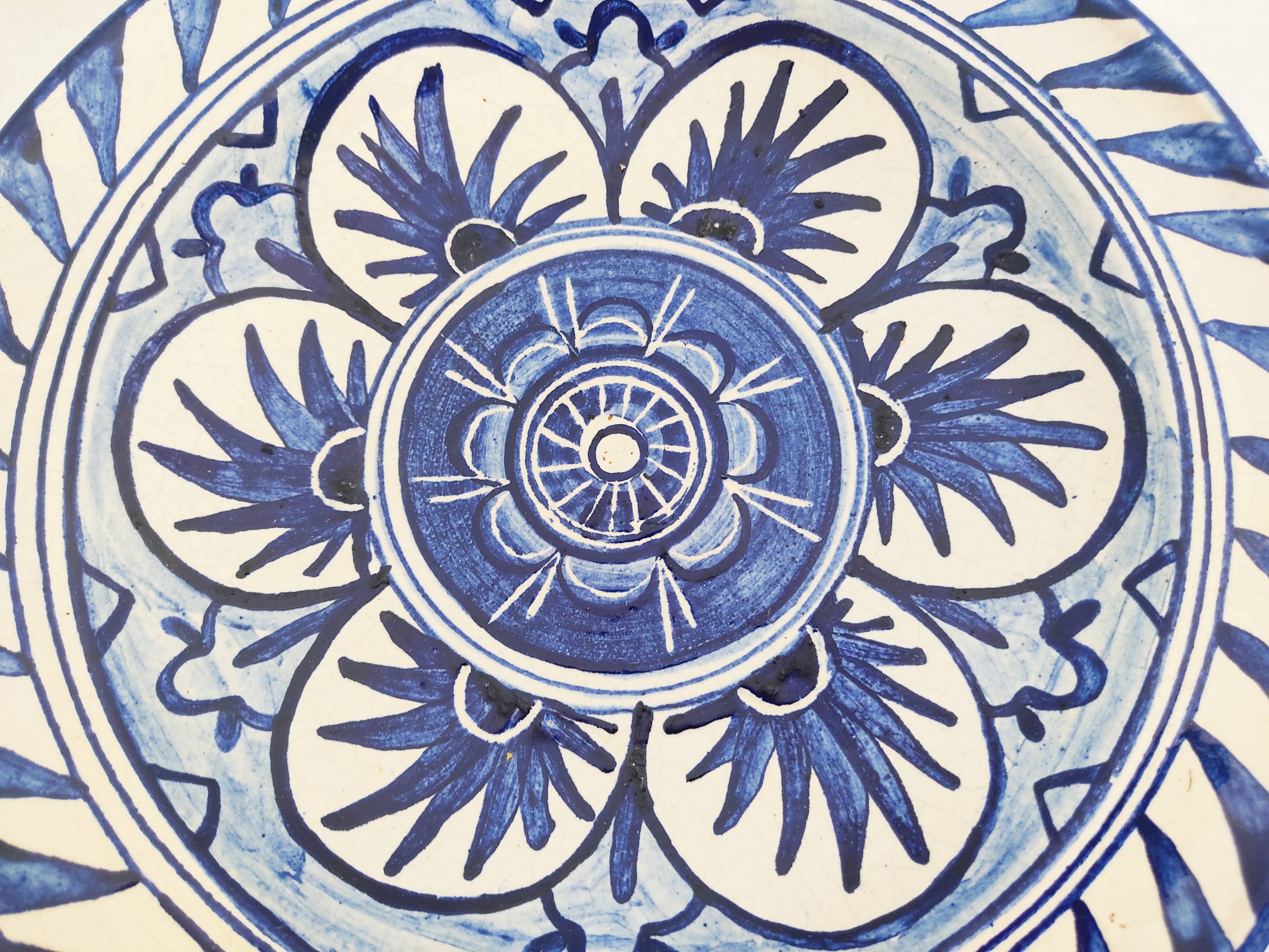 Decorative plate blue and white décor