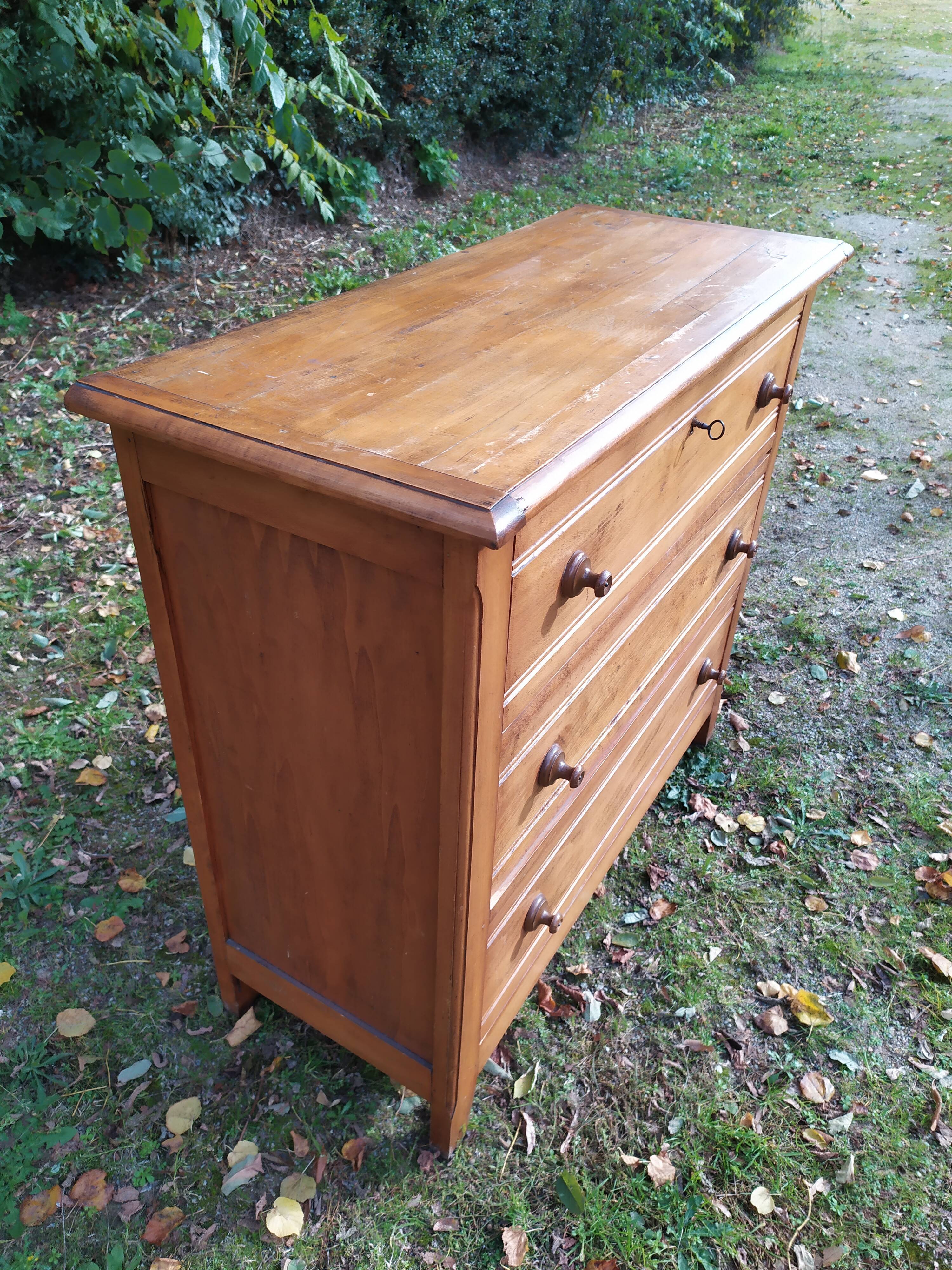 Vintage pine chest of drawers