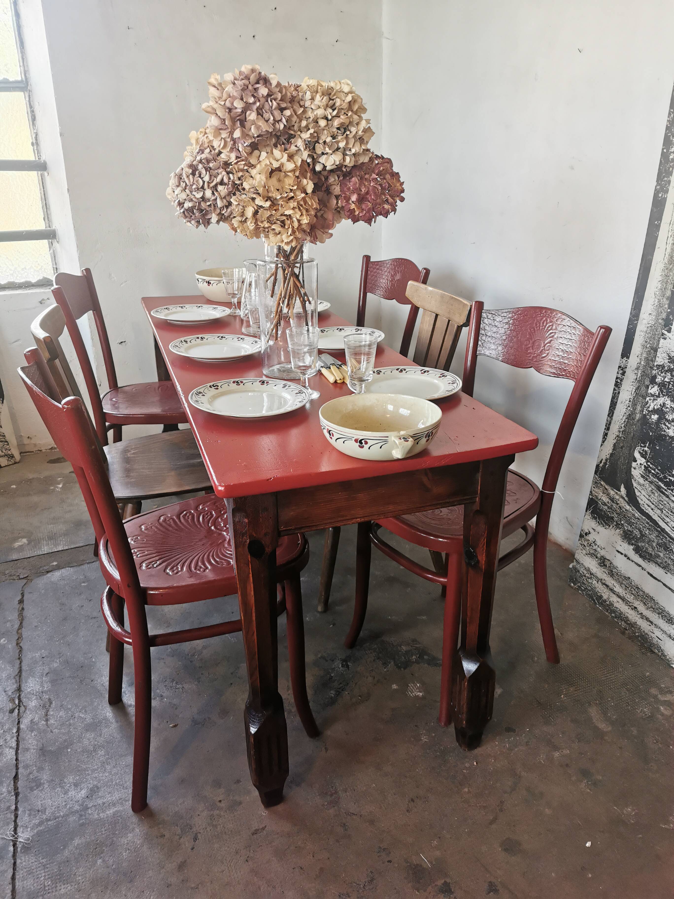 Table de bistrot en bois