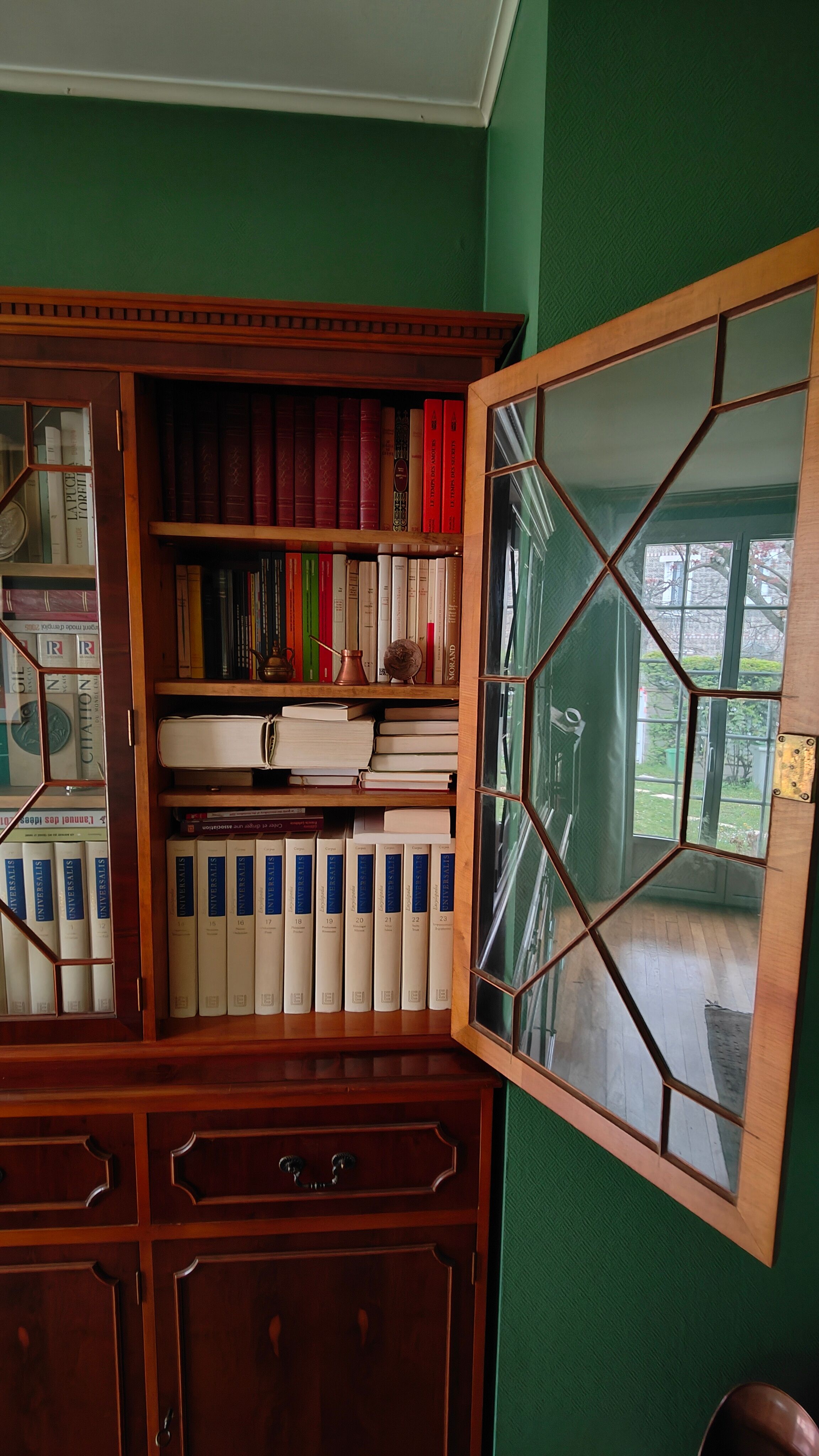 Large glazed bookcase classic English style mahogany