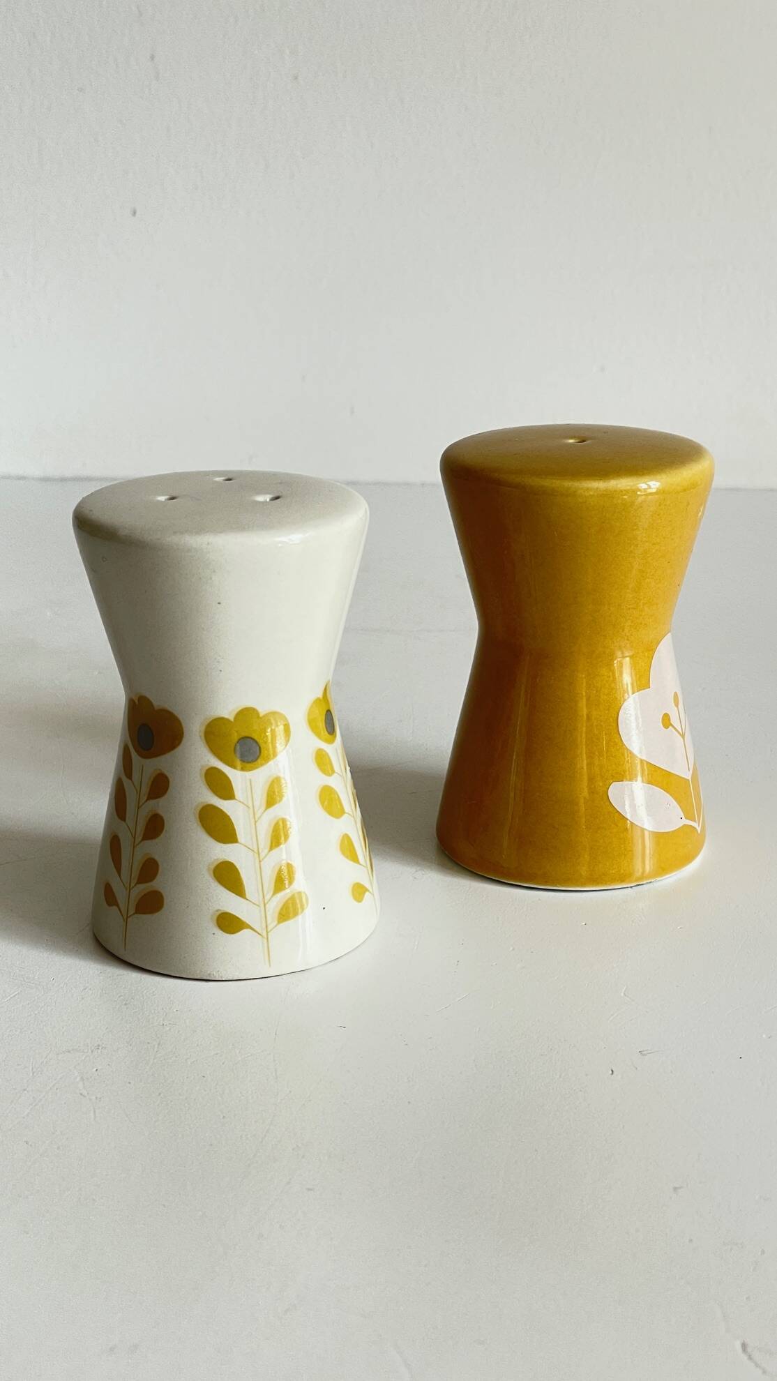 Salière et poivrière céramique esprit scandinave vintage