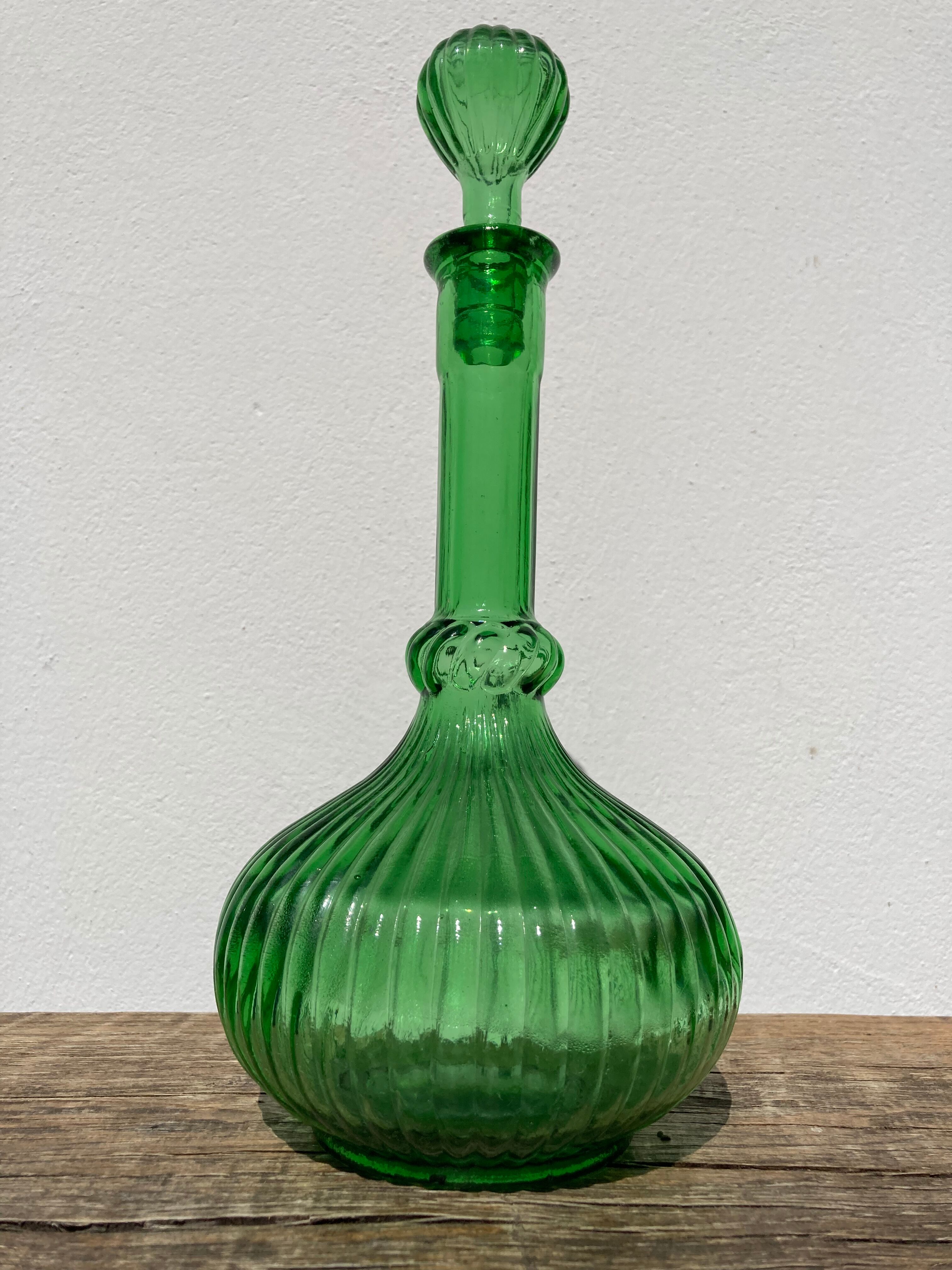 Green tarmac glass decanter with cap