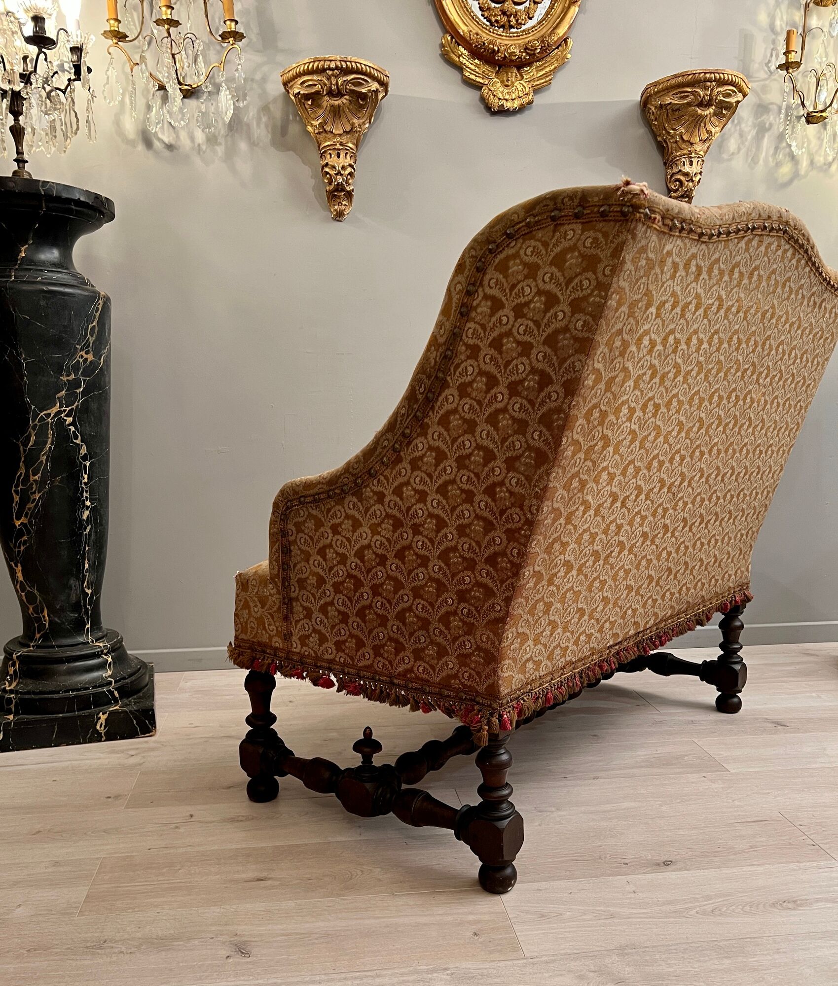 Walnut bench of louis xiii xviith period