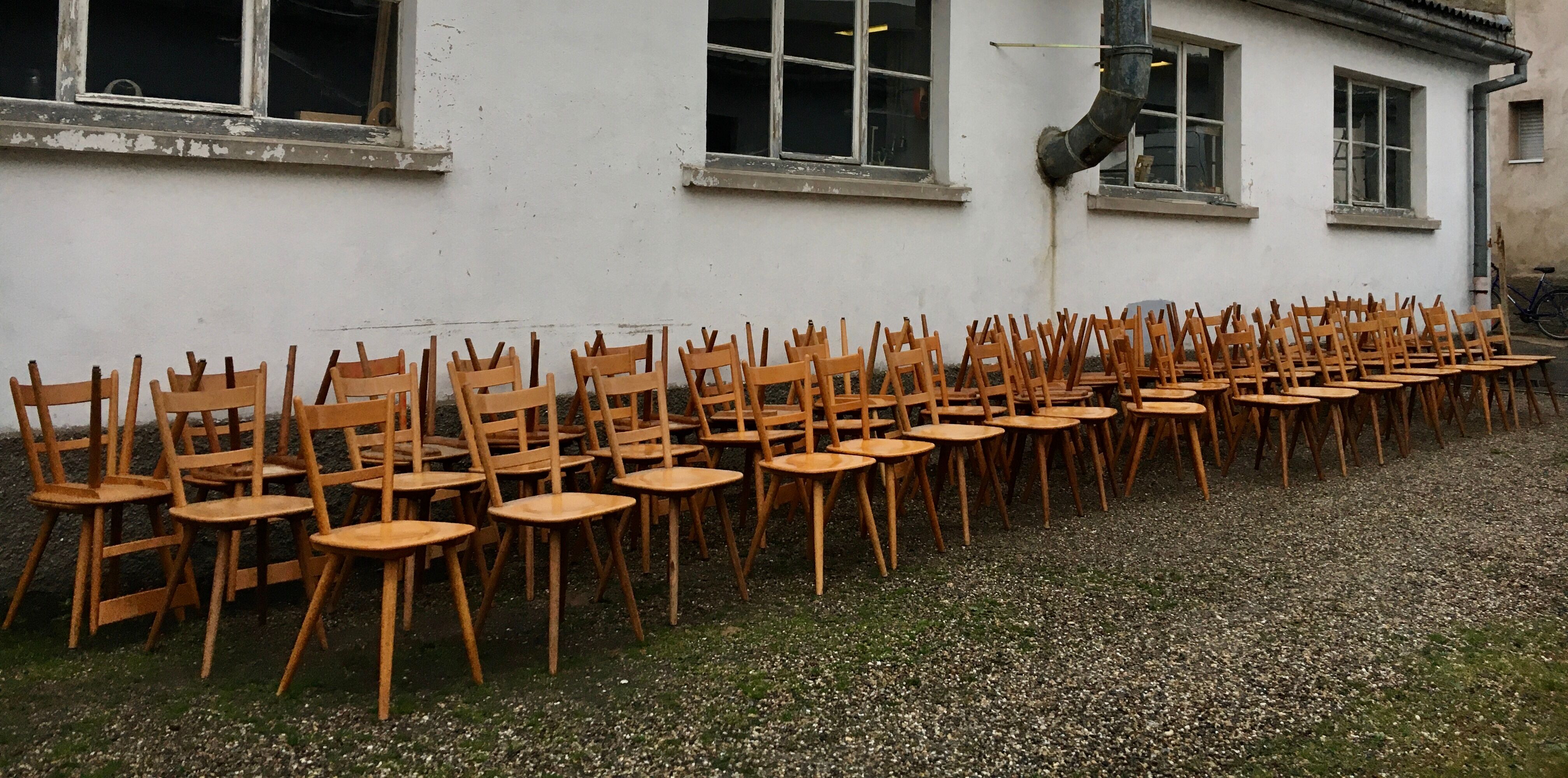 Série de 50 chaises  bistrot 1960
