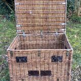 Wicker trunk