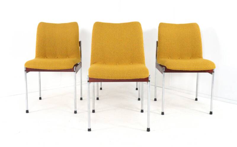 Set of 4 Thereca chairs - dutch mid centiry design - re- upholstered