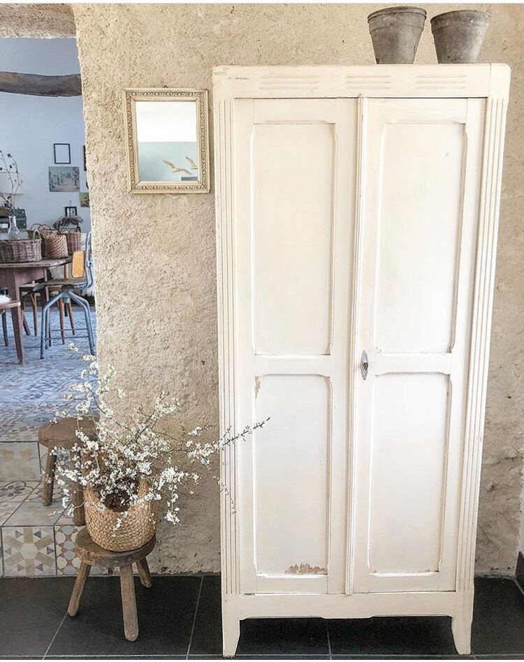 Vintage parisien cabinet