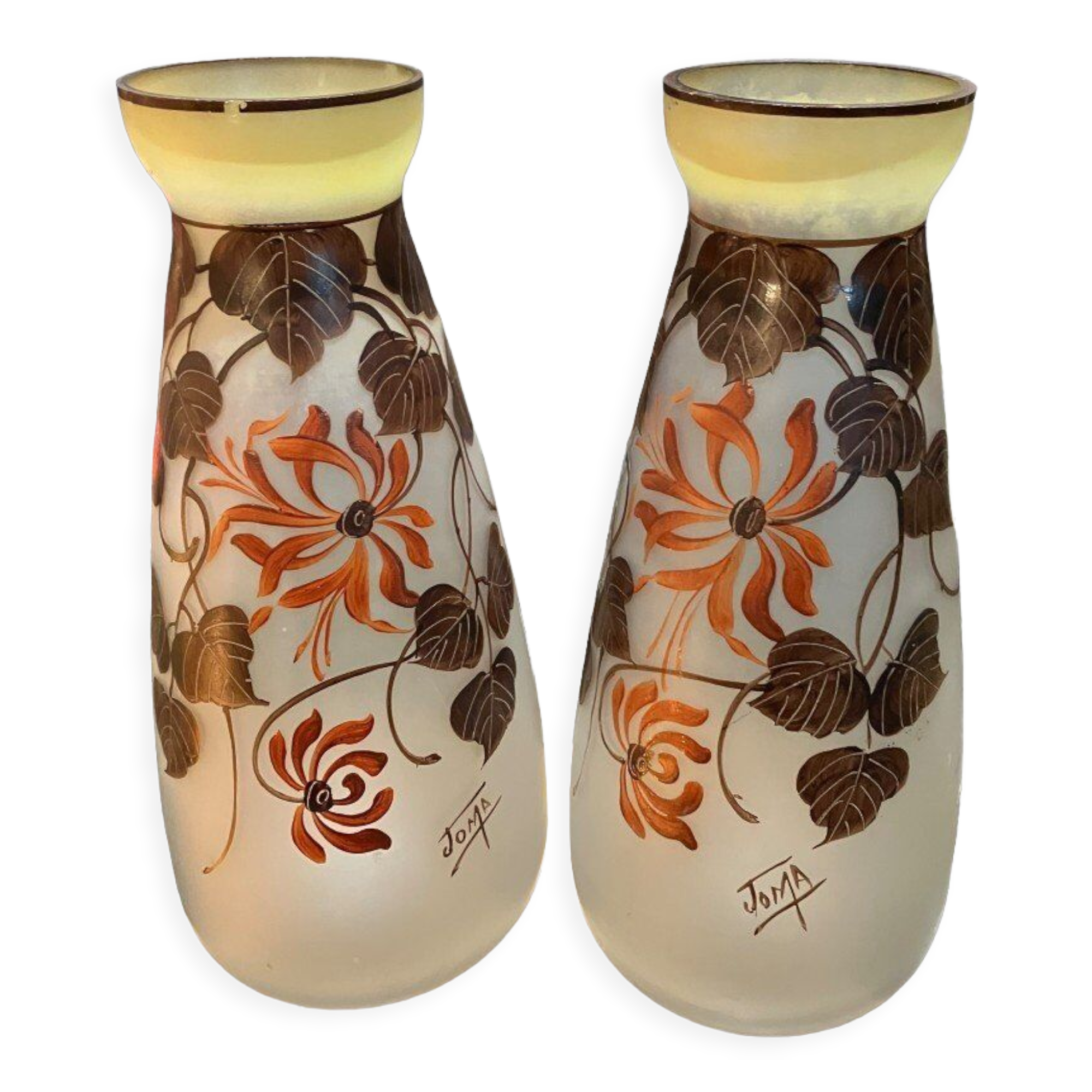 Paire de vases en pâte de verre peinte signés joma