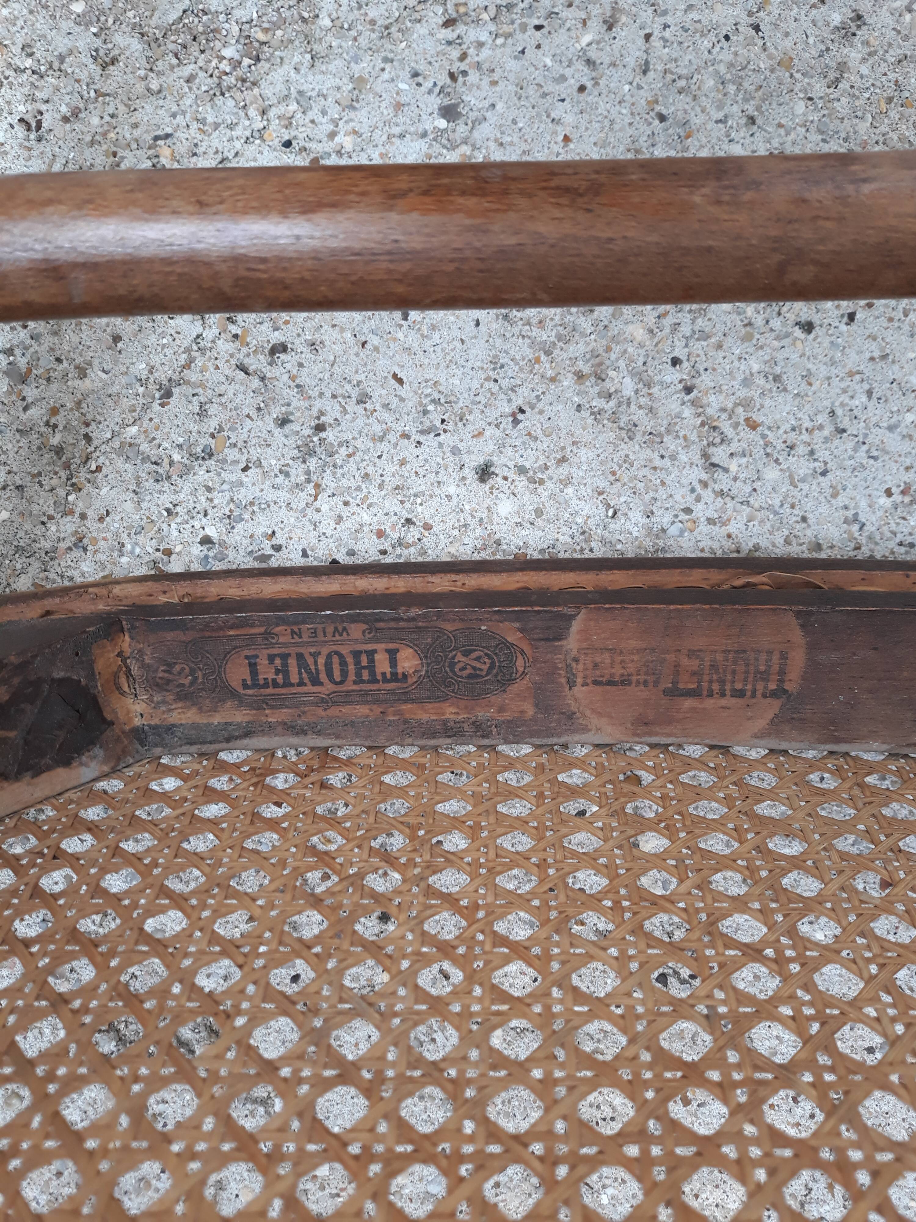 Armchair nr11 in curved wood signed Thonet
