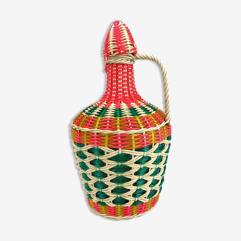 Multicolored glass bottle and braided scoubidou