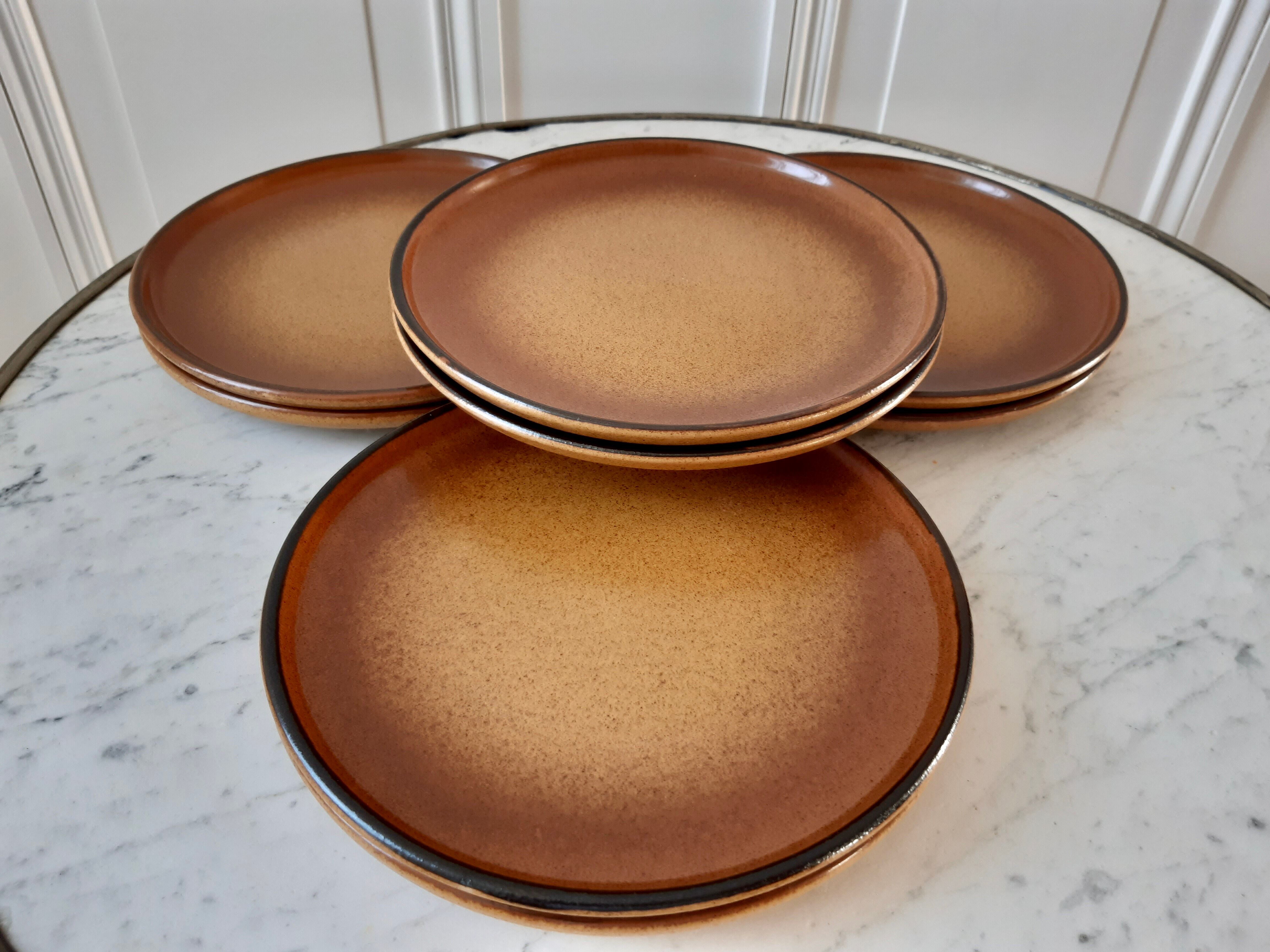 Lot of 8 dessert plates in vintage sandstone
