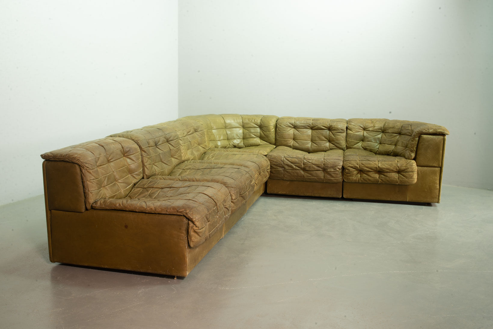 De Sede DS11 Olive Green Patched Leather Modular Sofa, 6 Elements. 1970s