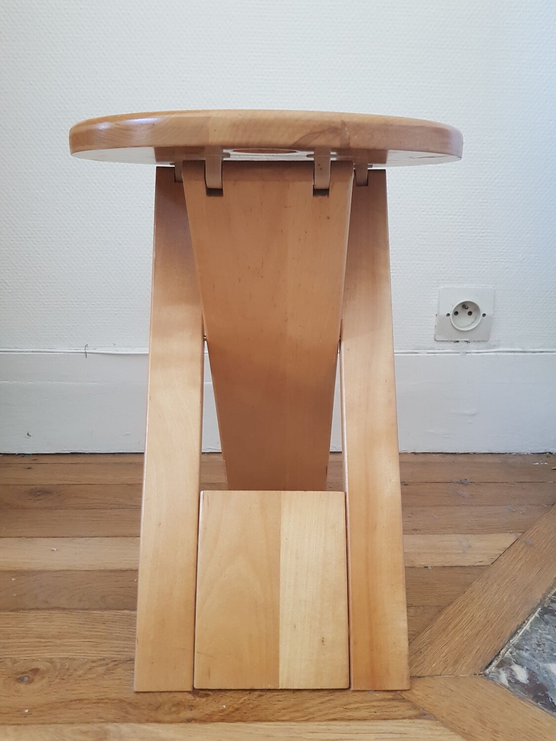 Suzy stool by Adrian Reed